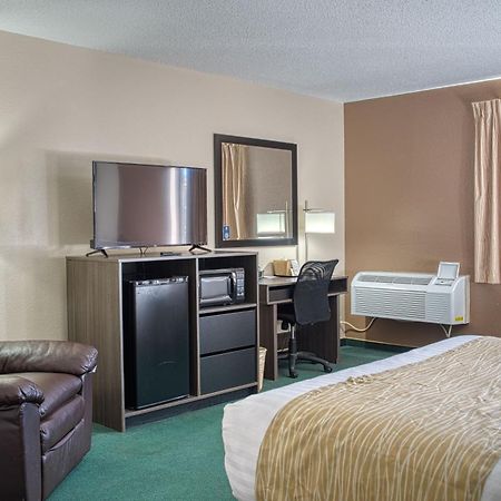 Super 8 By Wyndham Sturgis Hotel Ngoại thất bức ảnh