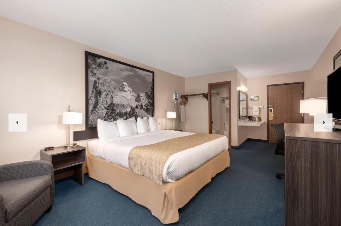 Super 8 By Wyndham Sturgis Hotel Ngoại thất bức ảnh