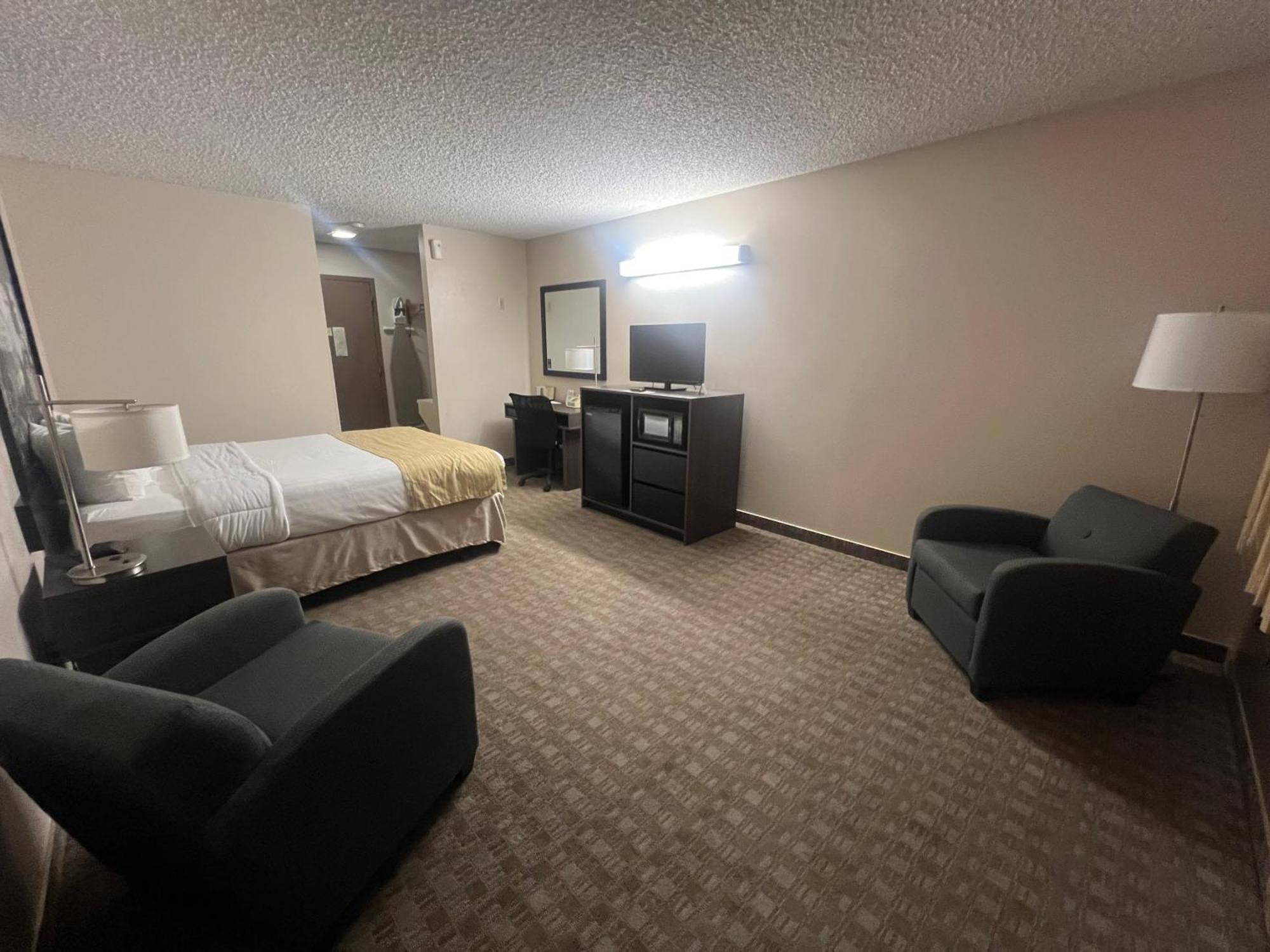 Super 8 By Wyndham Sturgis Hotel Ngoại thất bức ảnh